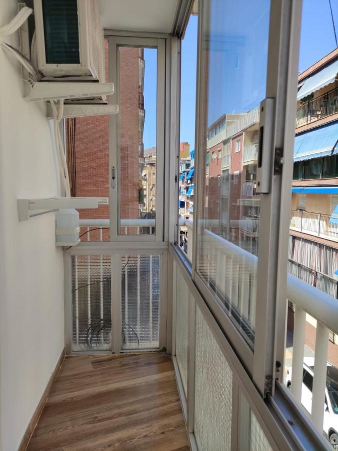 Solymar Poniente Apartamento Recien Reformado A 3 Min De Playa Poniente Y Del Centro Parking Opcional Benidorm Dış mekan fotoğraf
